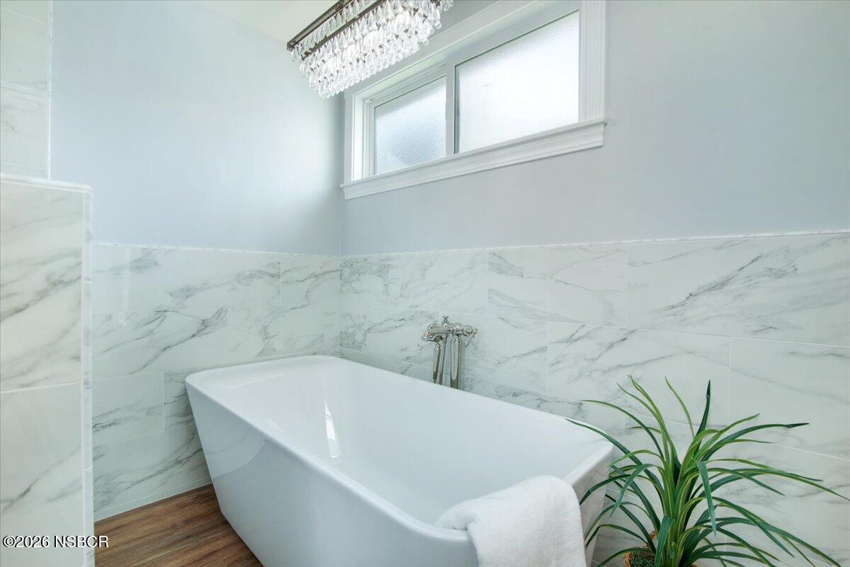 403 South M Street Lompoc, CA 93436 - Photo 18 of 33 Soaking tub
