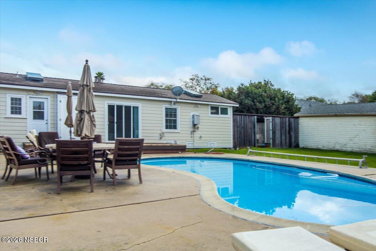 403 South M Street Lompoc, CA 93436 - Photo 30 of 33 Pool