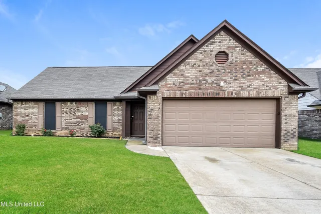 $1,800 | 8286 Willow Drive, Southaven, MS 38671