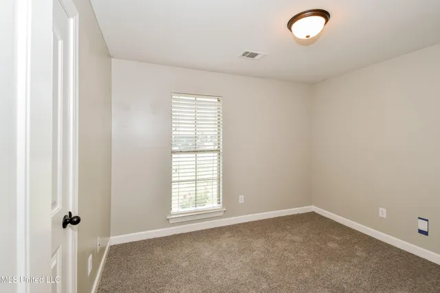 $1,800 | 8286 Willow Drive, Southaven, MS 38671