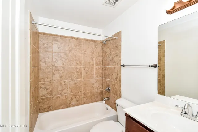 $1,800 | 8286 Willow Drive, Southaven, MS 38671