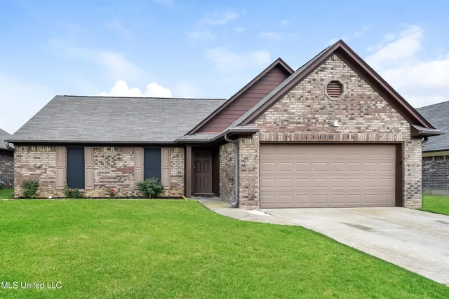 $1,800 | 8286 Willow Drive, Southaven, MS 38671