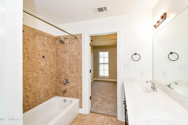 $1,800 | 8286 Willow Drive, Southaven, MS 38671