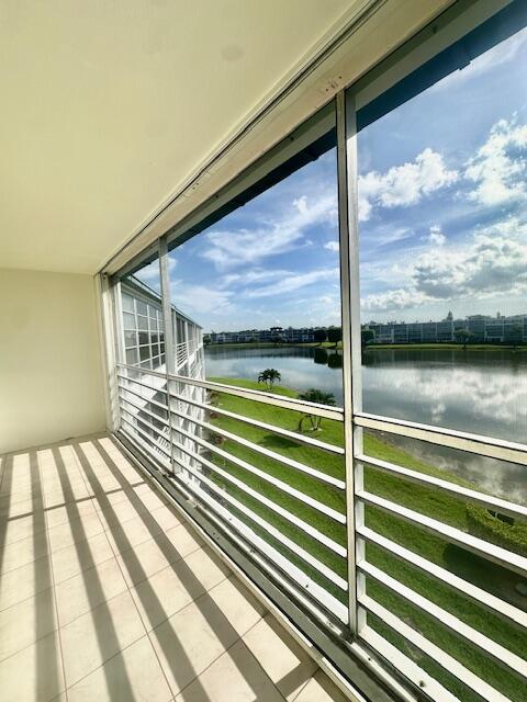 4012 Exeter Boca Raton, FL 33434 - Photo 12 of 40 Screened Patio w/Lake View