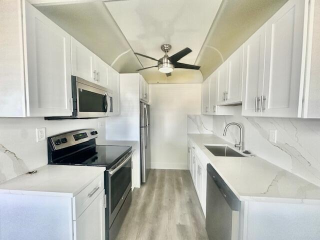 4012 Exeter Boca Raton, FL 33434 - Photo 3 of 40 Kitchen