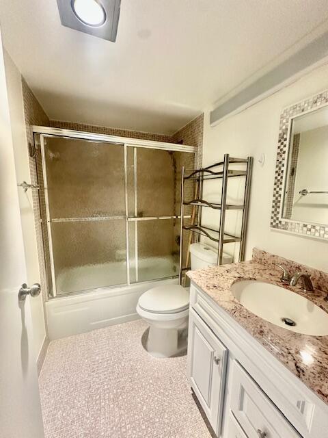 4012 Exeter Boca Raton, FL 33434 - Photo 9 of 40 Main Bathroom