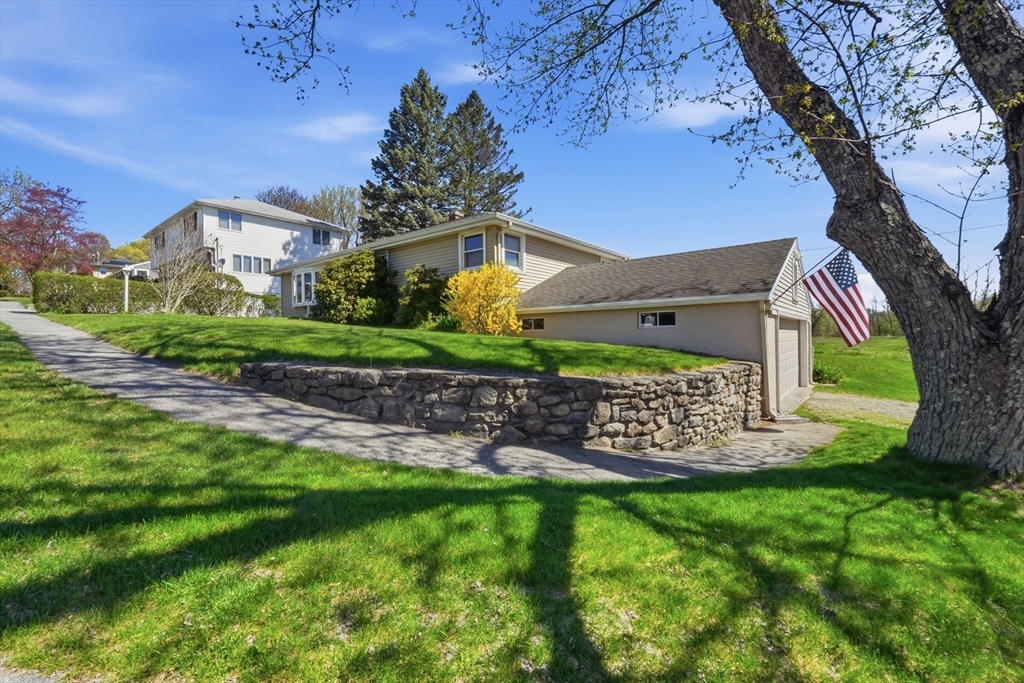 43 Robin Road Worcester, MA 01604 - Photo 5 of 31