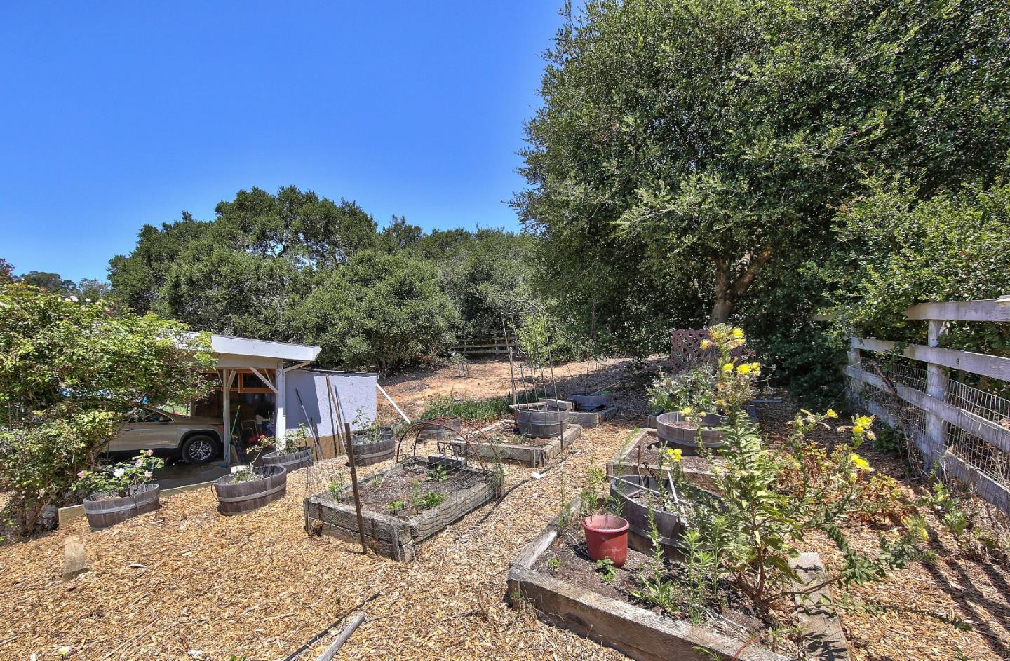 50 Paradise Road Salinas, CA 93907 - Photo 4 of 22 Gallery Image 4
