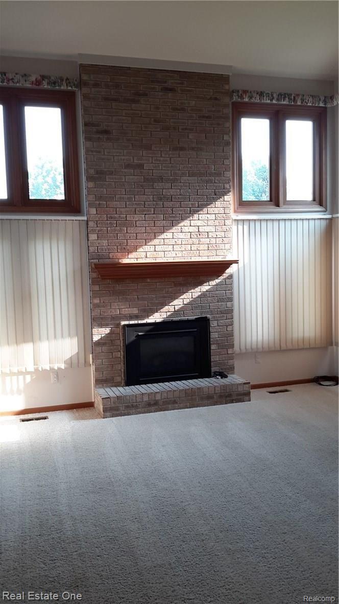 8625 35 Mile Road Romeo, MI 48065 - Photo 10 of 46 Vaulted Ceiling Great Room