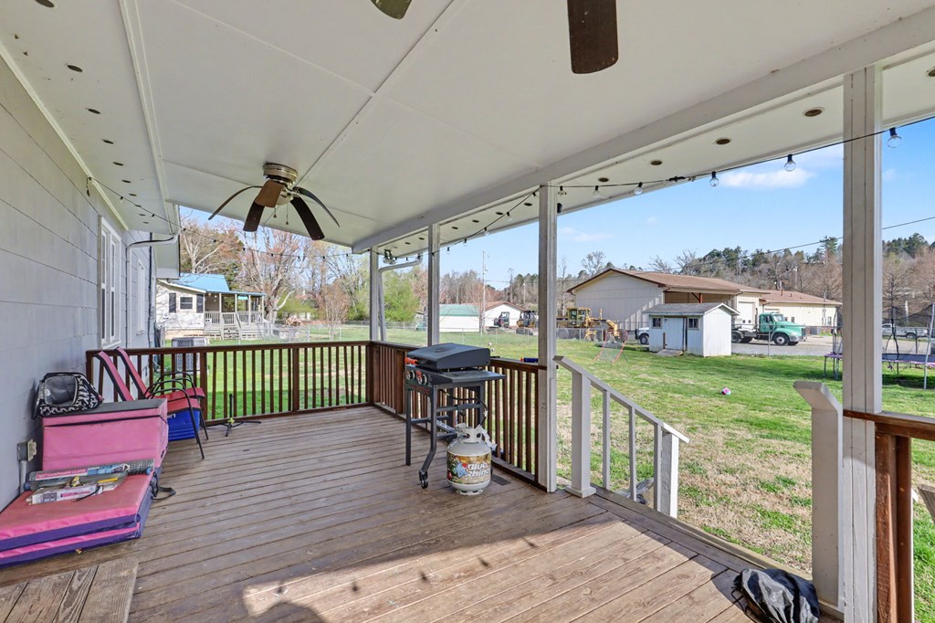 67 Lowell Street Murphy, NC 28906 - Photo 29 of 40