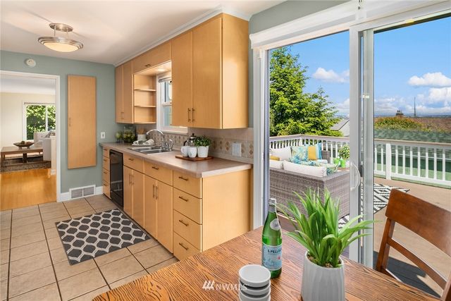 $917,500 | 3734 Belvidere Avenue Southwest, Seattle, WA 98126