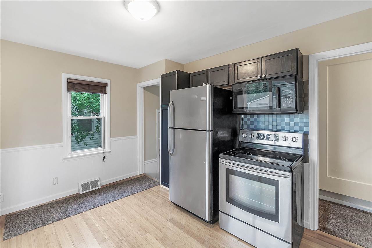 710 Clinton Street Flint, MI 48507 - Photo 19 of 27 50045943-18.JPG