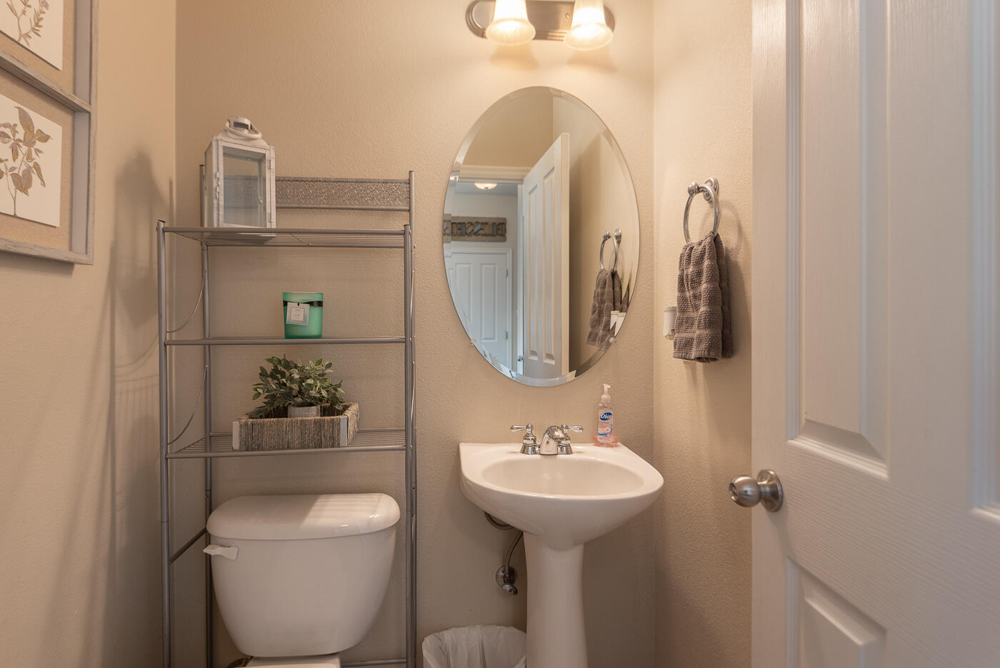 2664 Southwest 50th Street Redmond, OR 97756 - Photo 14 of 25 50th_Chris-19