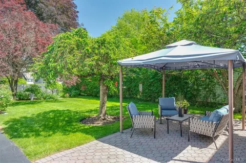 $989,000 | 367 Old Mamaroneck Road, White Plains, NY 10605