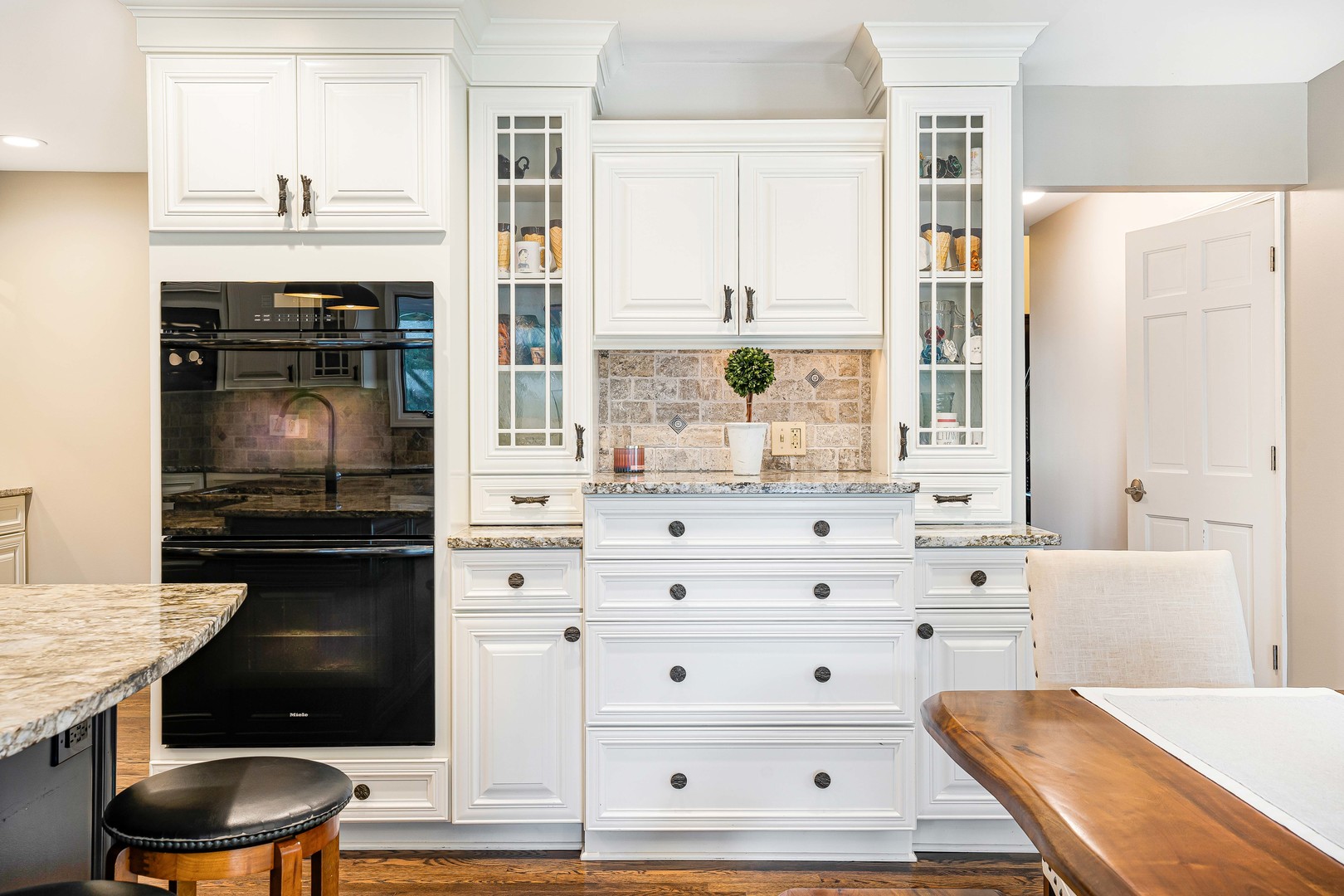 406 Sagebrush Road Naperville, IL 60565 - Photo 13 of 50 Gallery Image 13