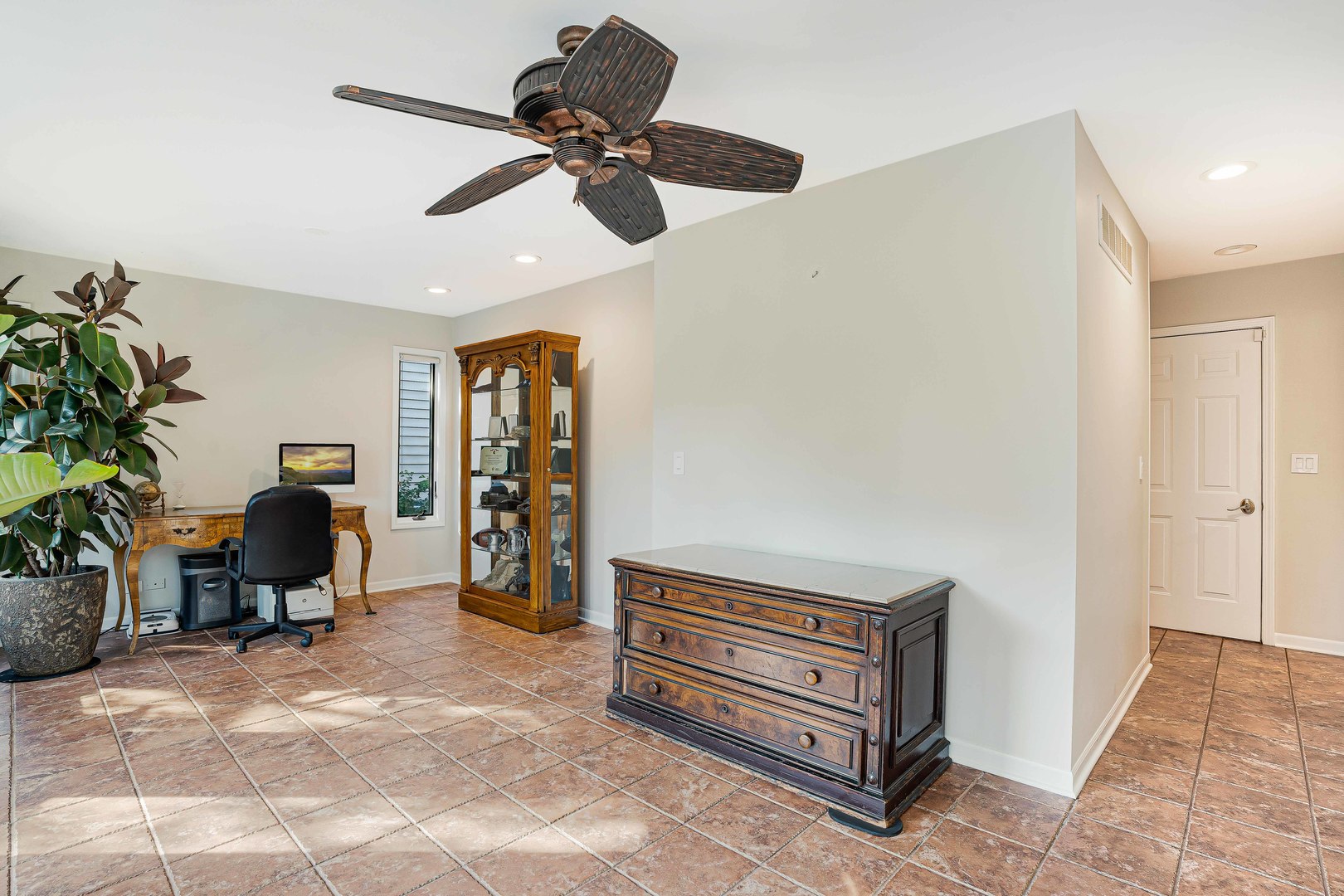 406 Sagebrush Road Naperville, IL 60565 - Photo 22 of 50 Gallery Image 22