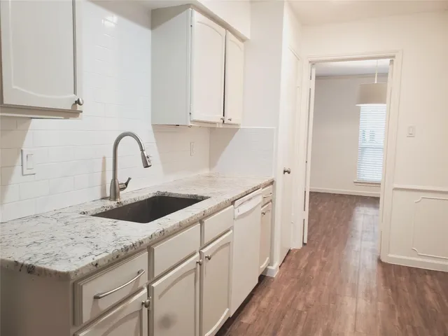 $2,245 | 361 North Post Oak Lane, Unit 131, Houston, TX 77024