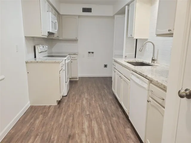 $2,245 | 361 North Post Oak Lane, Unit 131, Houston, TX 77024