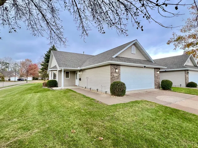 $325,000 | 1860 Cherry Street, Red Wing, MN 55066