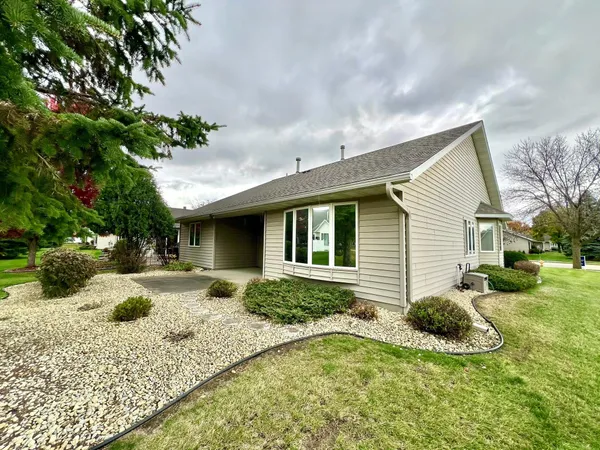 $319,500 | 1860 Cherry Street, Red Wing, MN 55066