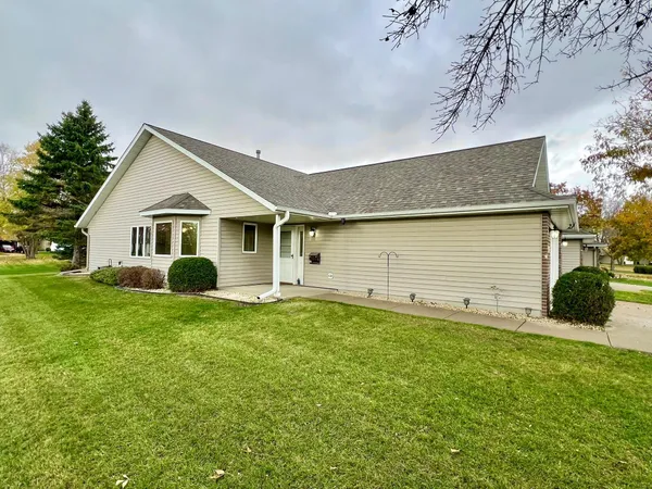 $319,500 | 1860 Cherry Street, Red Wing, MN 55066