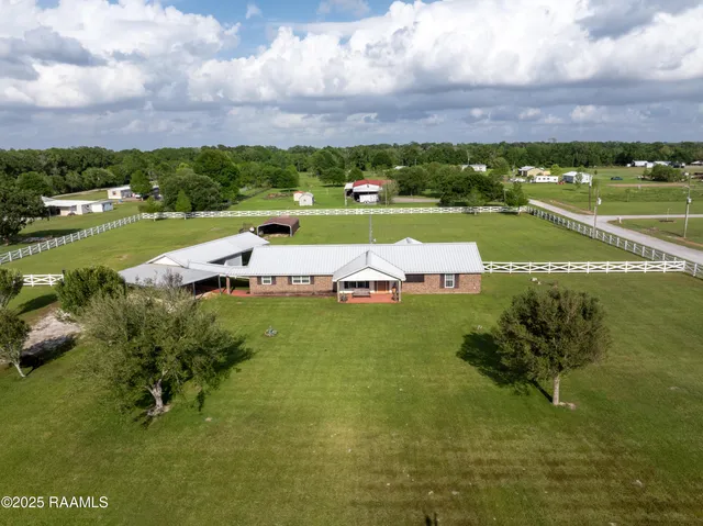 $330,000 | 6104 Highway 26, Jennings, LA 70546