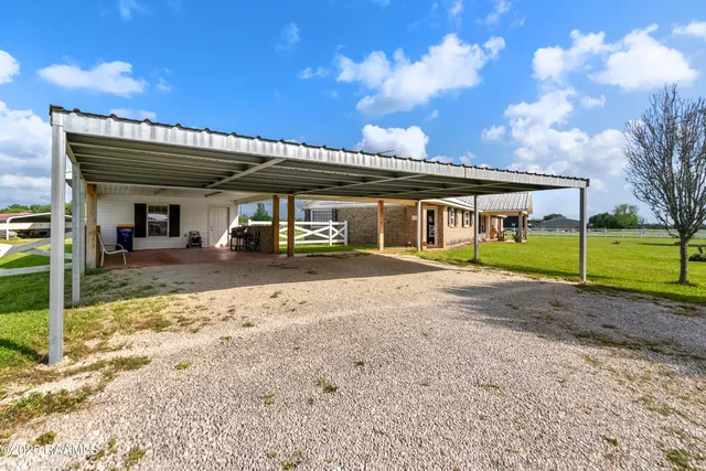 $330,000 | 6104 Highway 26, Jennings, LA 70546