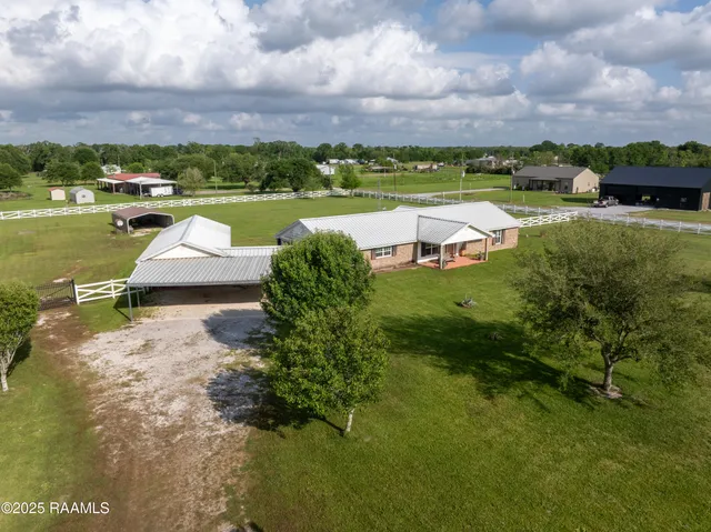 $330,000 | 6104 Highway 26, Jennings, LA 70546