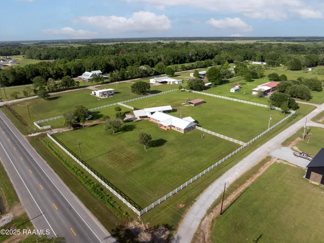 $330,000 | 6104 Highway 26, Jennings, LA 70546