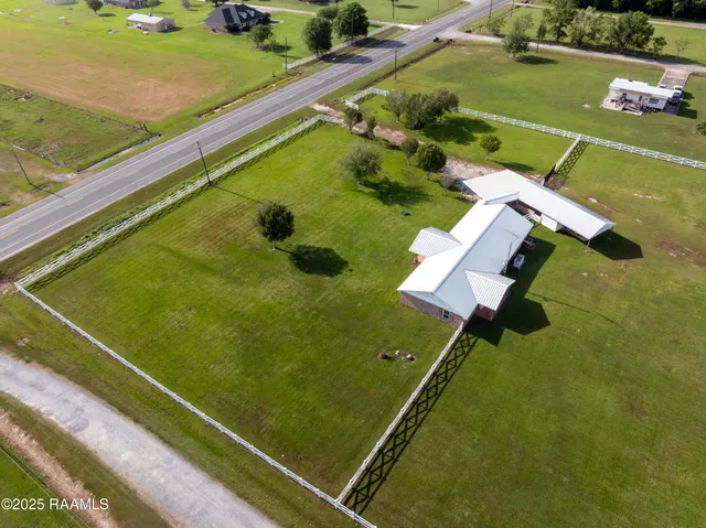 $330,000 | 6104 Highway 26, Jennings, LA 70546