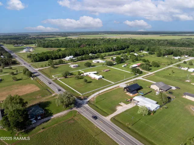 $330,000 | 6104 Highway 26, Jennings, LA 70546