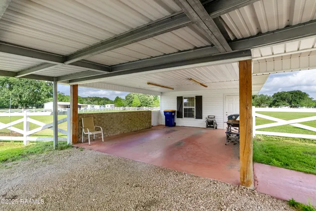 $330,000 | 6104 Highway 26, Jennings, LA 70546