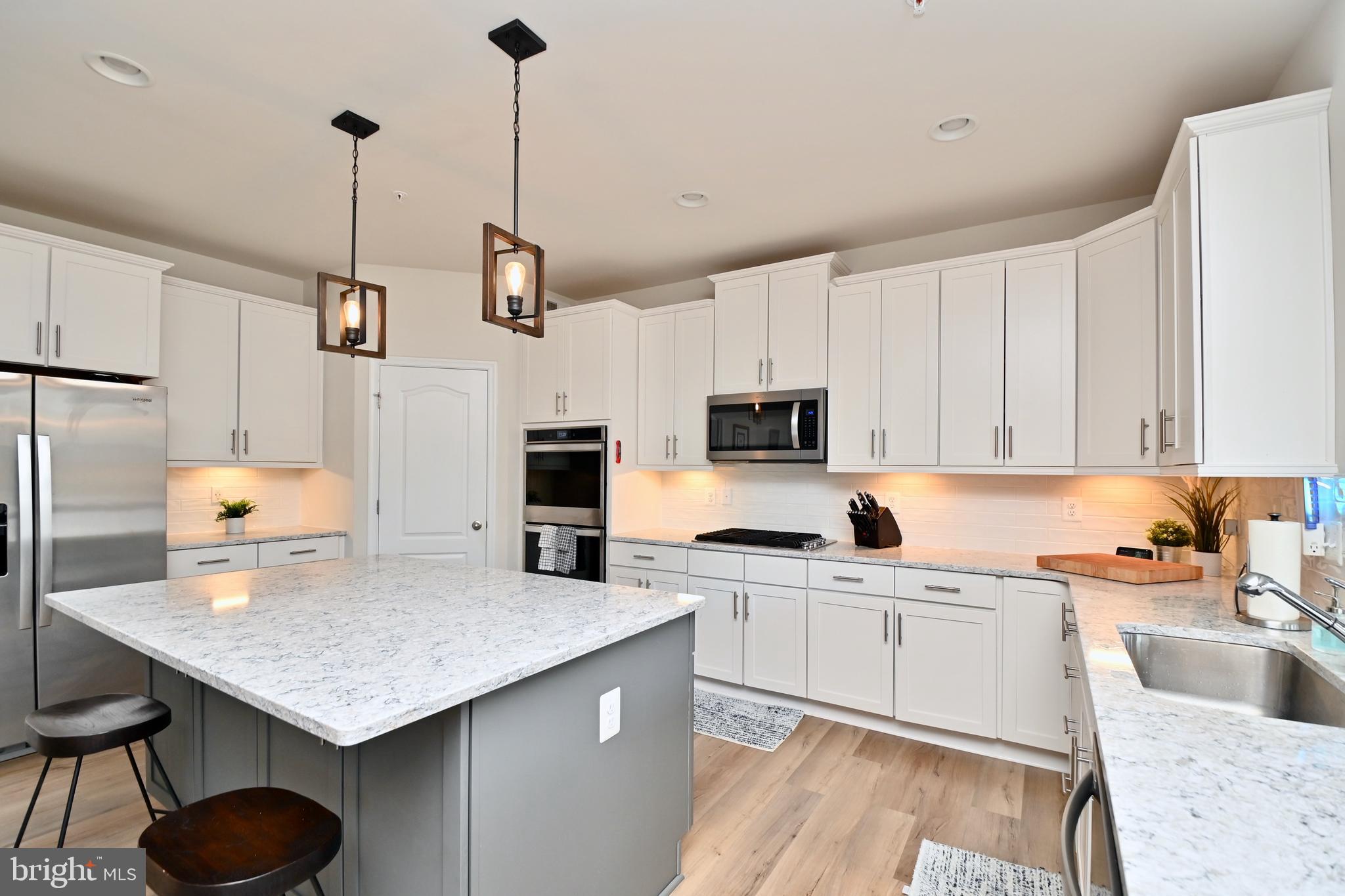 6603 Timber Ridge Lane Bryans Road, MD 20616 - Photo 16 of 55 Gormet kitchen with quartz countertop (level 5)