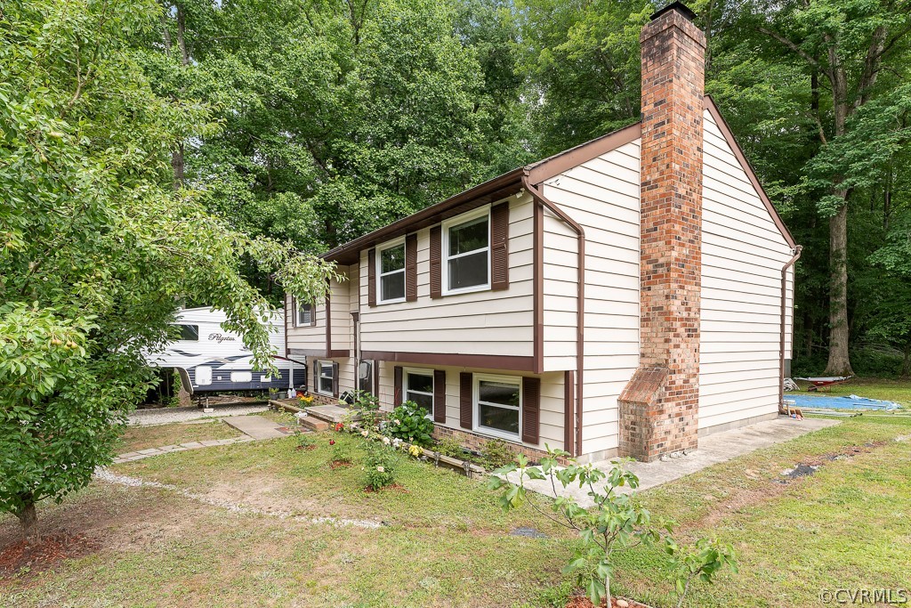 8801 Pepperidge Road North Chesterfield, VA 23236 - Photo 2 of 24 Gallery Image 2