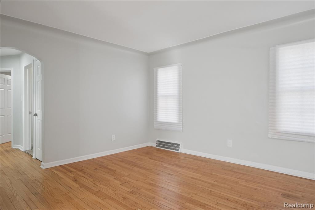 11285 Lakepointe Street Detroit, MI 48224 - Photo 14 of 32