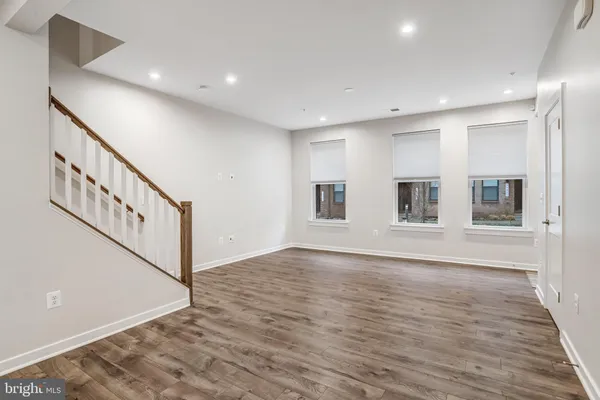 $549,900 | 44499 Wolfhound Square, Ashburn, VA 20147