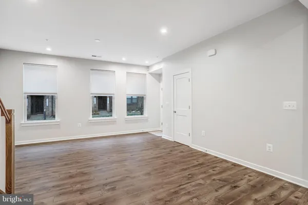 $549,900 | 44499 Wolfhound Square, Ashburn, VA 20147