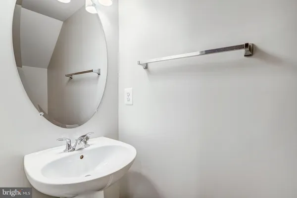 $549,900 | 44499 Wolfhound Square, Ashburn, VA 20147