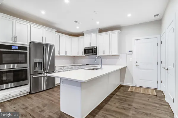 $549,900 | 44499 Wolfhound Square, Ashburn, VA 20147