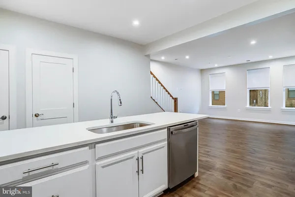 $549,900 | 44499 Wolfhound Square, Ashburn, VA 20147