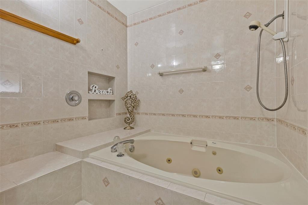 2087 Druid Road Clearwater, FL 33764 - Photo 27 of 46