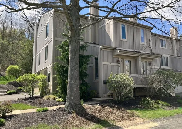 $269,000 | 1548 Pineview Drive, Pittsburgh, PA 15241