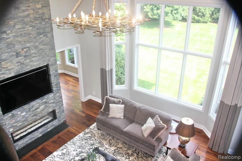 2755 South Addison Circle Rochester, MI 48306 - Photo 7 of 37