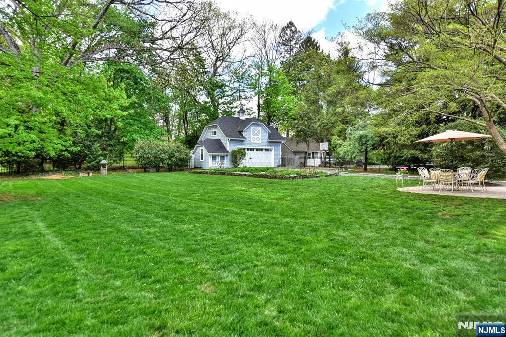 208 Lincoln Avenue Ridgewood, NJ 07450 - Photo 4 of 21
