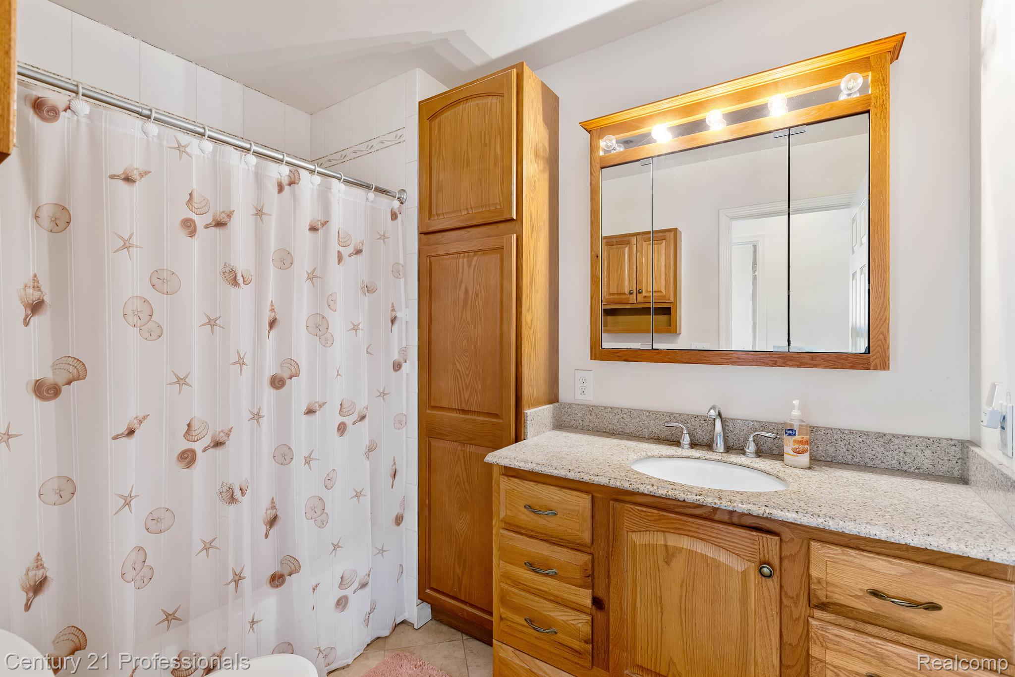8044 Jordan Road Grand Blanc, MI 48439 - Photo 11 of 29 check out the vanity & st in this bathroom