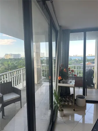 $450,000 | 1000 Quayside Terrace, Unit 905, Miami, FL 33138