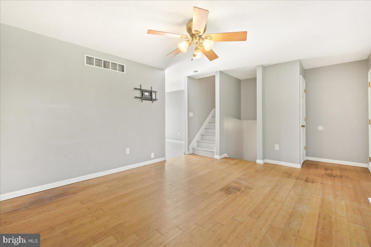 15 P P And Q Road Biglerville, PA 17307 - Photo 10 of 31 Living Room