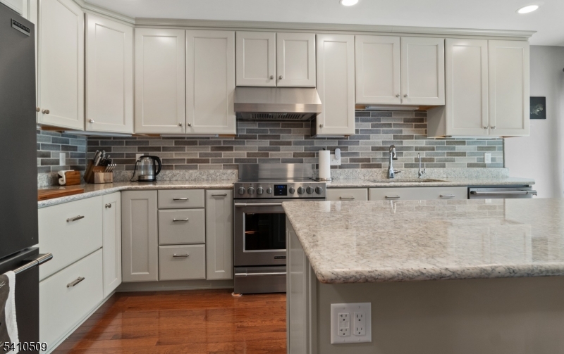 5 Gristmill Sparta, NJ 07871 - Photo 3 of 33