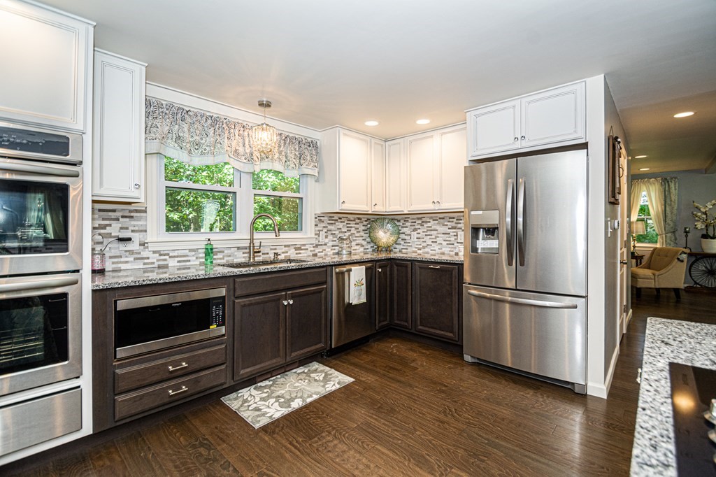 82 Greenwood Road Andover, MA 01810 - Photo 6 of 30 Gallery Image 6