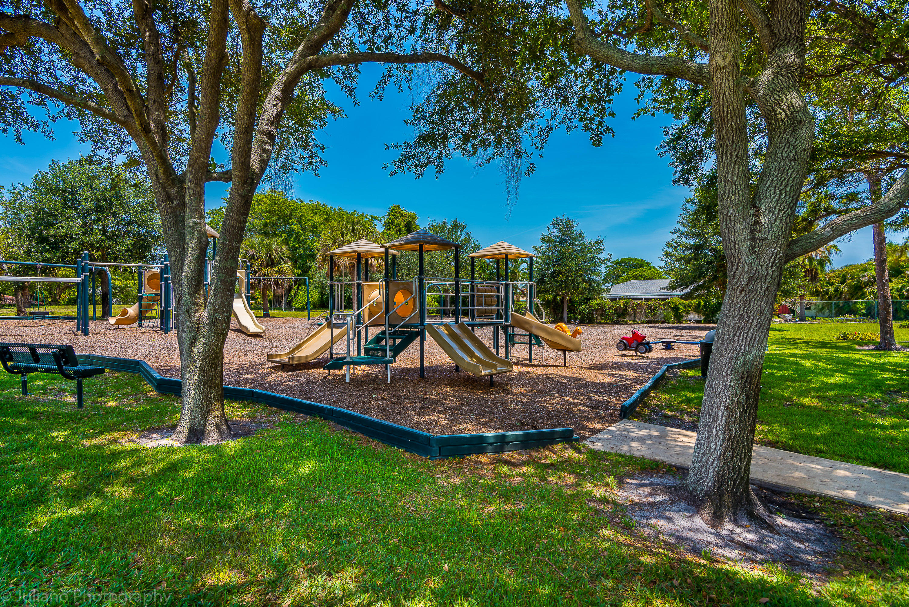 17647 Holly Brook Way Boca Raton, FL 33487 - Photo 9 of 12 Neighborhood Park and Picnic Area